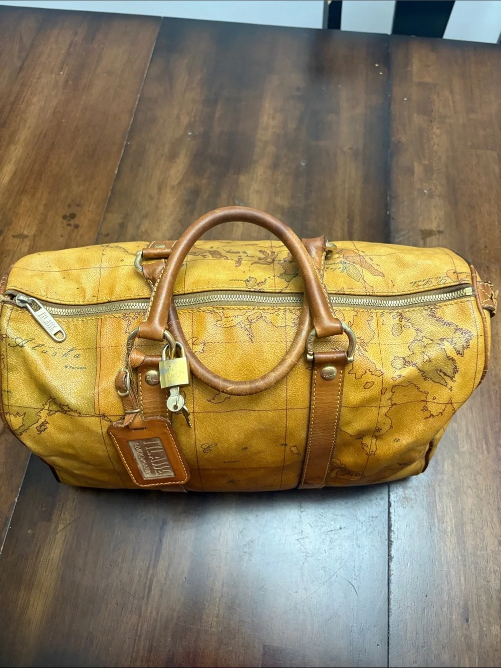 Low start Alviero Martini Geo Map Boston Travel Bag w/ Lock & Key in GUC. - Picture 8 of 16